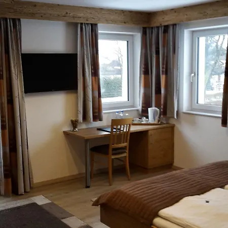 ゲストハウス ペンションバールヴァイン